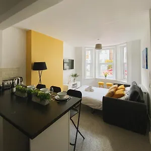 https://st-michaels-apartments.tophotelsbath.com