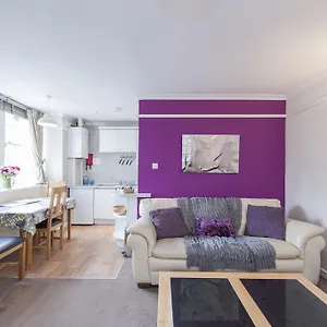 Apartment Writers View, Royal Mile Edinburgh
